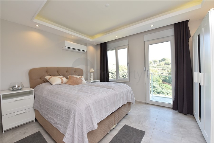 منزل العائلة - دوبلكس فاخرة - 4 غرف نوم وصالة في كاستل / الانيا 