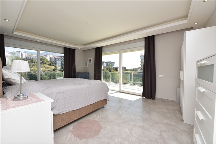 منزل العائلة - دوبلكس فاخرة - 4 غرف نوم وصالة في كاستل / الانيا 