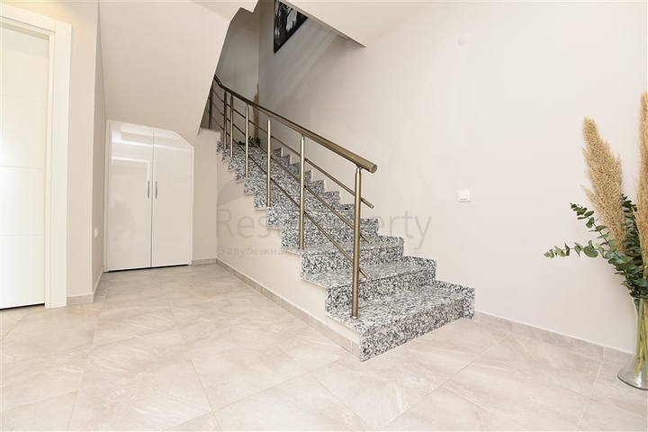 منزل العائلة - دوبلكس فاخرة - 4 غرف نوم وصالة في كاستل / الانيا 