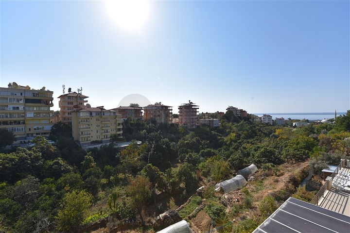 منزل العائلة - دوبلكس فاخرة - 4 غرف نوم وصالة في كاستل / الانيا 