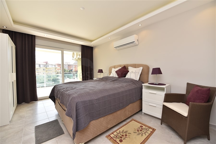 منزل العائلة - دوبلكس فاخرة - 4 غرف نوم وصالة في كاستل / الانيا 