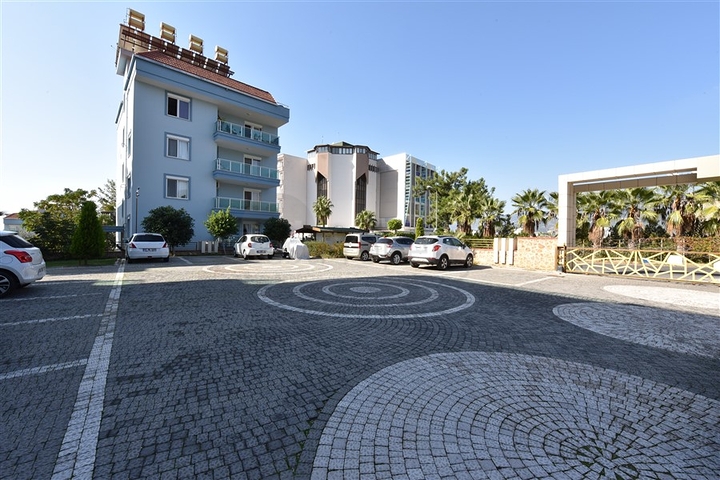 منزل العائلة - دوبلكس فاخرة - 4 غرف نوم وصالة في كاستل / الانيا 