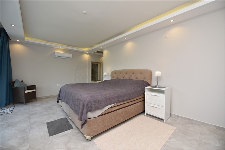 منزل العائلة - دوبلكس فاخرة - 4 غرف نوم وصالة في كاستل / الانيا 