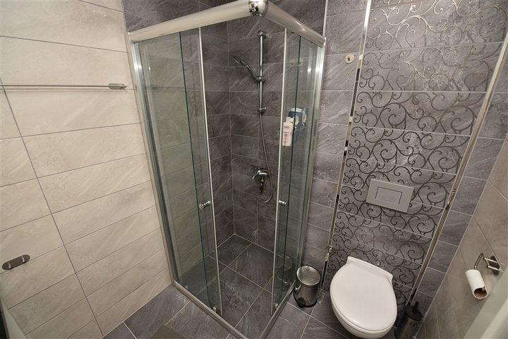 منزل العائلة - دوبلكس فاخرة - 4 غرف نوم وصالة في كاستل / الانيا 