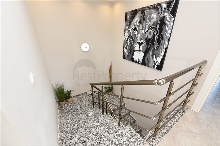 منزل العائلة - دوبلكس فاخرة - 4 غرف نوم وصالة في كاستل / الانيا 