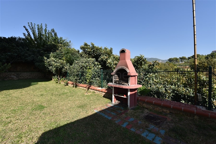 منزل العائلة - دوبلكس فاخرة - 4 غرف نوم وصالة في كاستل / الانيا 