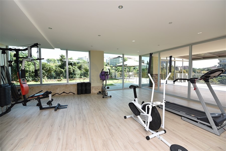 منزل العائلة - دوبلكس فاخرة - 4 غرف نوم وصالة في كاستل / الانيا 