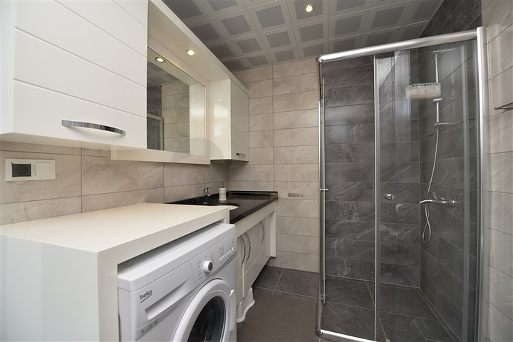 منزل العائلة - دوبلكس فاخرة - 4 غرف نوم وصالة في كاستل / الانيا 