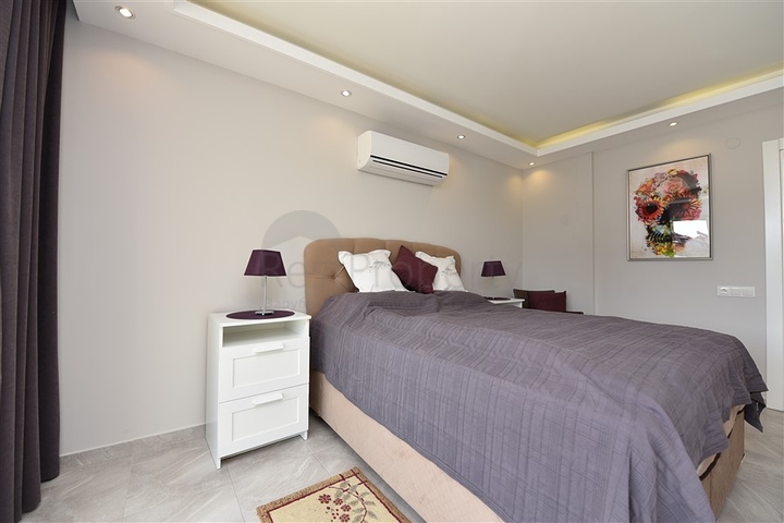 منزل العائلة - دوبلكس فاخرة - 4 غرف نوم وصالة في كاستل / الانيا 