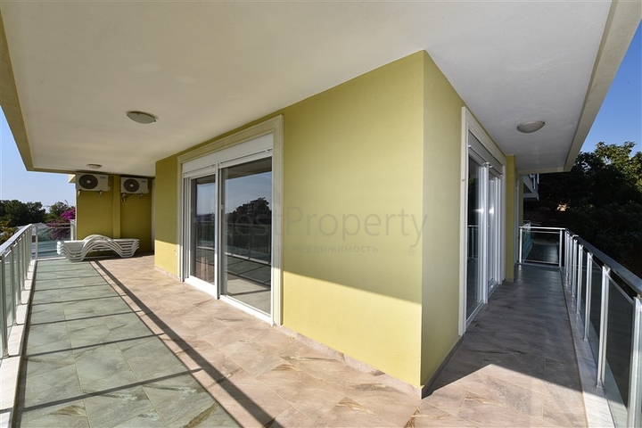 منزل العائلة - دوبلكس فاخرة - 4 غرف نوم وصالة في كاستل / الانيا 