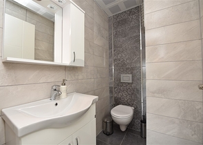 منزل العائلة - دوبلكس فاخرة - 4 غرف نوم وصالة في كاستل / الانيا 