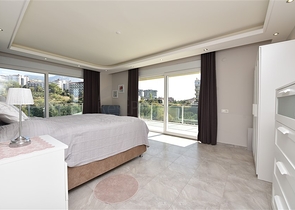 منزل العائلة - دوبلكس فاخرة - 4 غرف نوم وصالة في كاستل / الانيا 