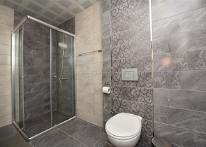 منزل العائلة - دوبلكس فاخرة - 4 غرف نوم وصالة في كاستل / الانيا 