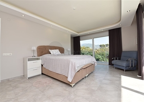 منزل العائلة - دوبلكس فاخرة - 4 غرف نوم وصالة في كاستل / الانيا 