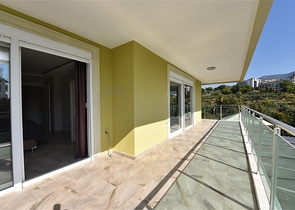 منزل العائلة - دوبلكس فاخرة - 4 غرف نوم وصالة في كاستل / الانيا 