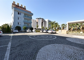 منزل العائلة - دوبلكس فاخرة - 4 غرف نوم وصالة في كاستل / الانيا 