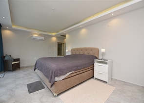 منزل العائلة - دوبلكس فاخرة - 4 غرف نوم وصالة في كاستل / الانيا 