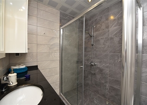 منزل العائلة - دوبلكس فاخرة - 4 غرف نوم وصالة في كاستل / الانيا 