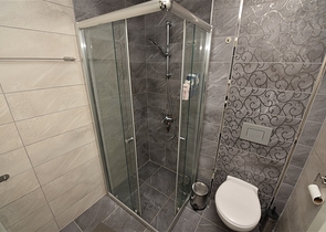 منزل العائلة - دوبلكس فاخرة - 4 غرف نوم وصالة في كاستل / الانيا 