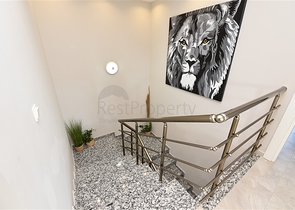 منزل العائلة - دوبلكس فاخرة - 4 غرف نوم وصالة في كاستل / الانيا 