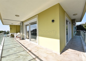 منزل العائلة - دوبلكس فاخرة - 4 غرف نوم وصالة في كاستل / الانيا 