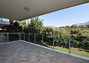 منزل العائلة - دوبلكس فاخرة - 4 غرف نوم وصالة في كاستل / الانيا 