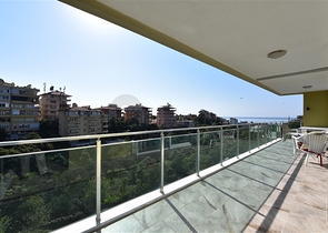 منزل العائلة - دوبلكس فاخرة - 4 غرف نوم وصالة في كاستل / الانيا 