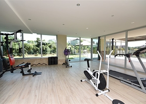 منزل العائلة - دوبلكس فاخرة - 4 غرف نوم وصالة في كاستل / الانيا 