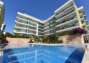 منزل العائلة - دوبلكس فاخرة - 4 غرف نوم وصالة في كاستل / الانيا 