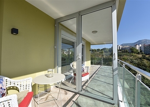 منزل العائلة - دوبلكس فاخرة - 4 غرف نوم وصالة في كاستل / الانيا 