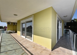 منزل العائلة - دوبلكس فاخرة - 4 غرف نوم وصالة في كاستل / الانيا 