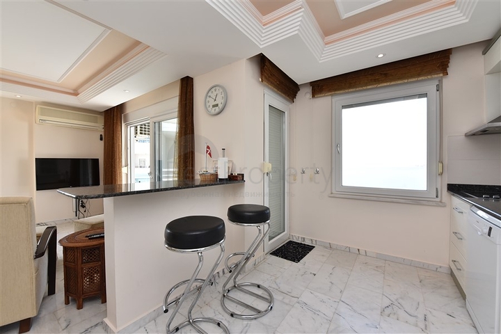 اطلالة بحر - شقة غرفتين وصالة مفروشة ضمن مجمع فاخر في الانيا  