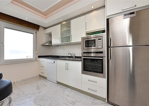 اطلالة بحر - شقة غرفتين وصالة مفروشة ضمن مجمع فاخر في الانيا  