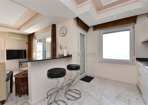 اطلالة بحر - شقة غرفتين وصالة مفروشة ضمن مجمع فاخر في الانيا  