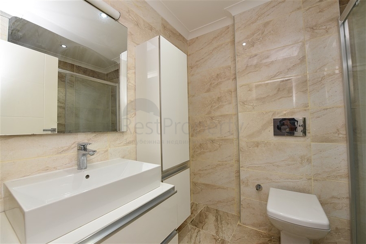 شقة دوبلكس واسعة - طابق ارضي - ضمن مجمع سكني في كاستل / الانيا 