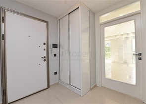 شقة دوبلكس واسعة - طابق ارضي - ضمن مجمع سكني في كاستل / الانيا 