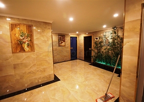 شقة دوبلكس واسعة - طابق ارضي - ضمن مجمع سكني في كاستل / الانيا 