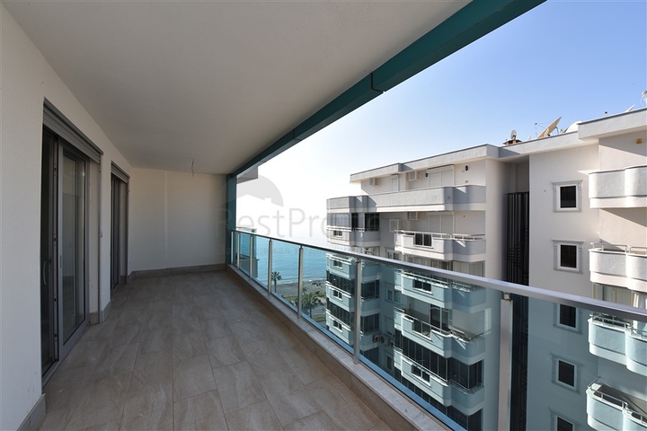 اطلالة بحر - شقة غرفتين  وصالة ضمن مجمع سكني حديث اول صف على البحر - الانيا 