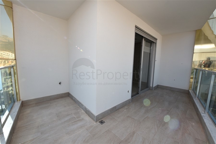 اطلالة بحر - شقة غرفتين  وصالة ضمن مجمع سكني حديث اول صف على البحر - الانيا 