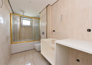 اطلالة بحر - شقة غرفتين  وصالة ضمن مجمع سكني حديث اول صف على البحر - الانيا 