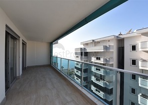 اطلالة بحر - شقة غرفتين  وصالة ضمن مجمع سكني حديث اول صف على البحر - الانيا 