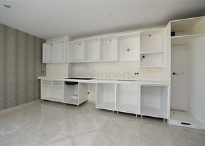 اطلالة بحر - شقة غرفتين  وصالة ضمن مجمع سكني حديث اول صف على البحر - الانيا 