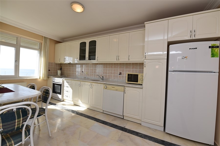 اطلالة بحر مباشرة - شقة غرفتين وصالة في مهموتلار / الانيا 