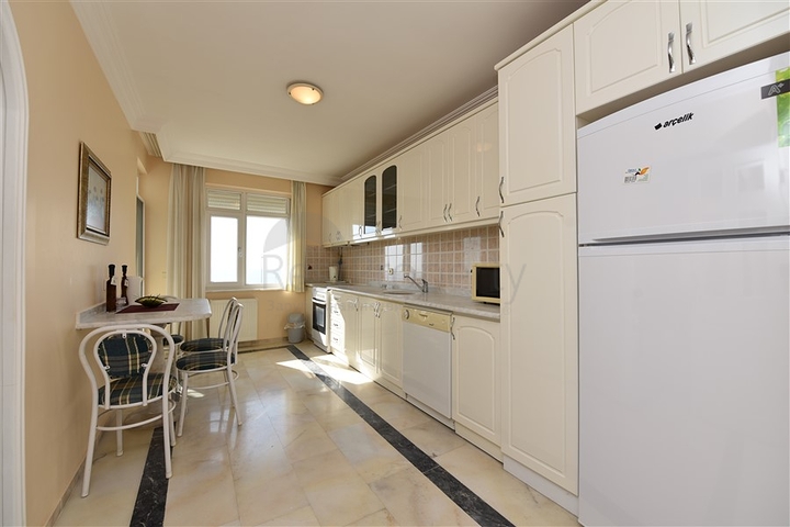 اطلالة بحر مباشرة - شقة غرفتين وصالة في مهموتلار / الانيا 