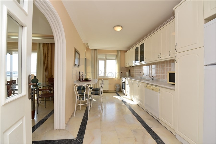 اطلالة بحر مباشرة - شقة غرفتين وصالة في مهموتلار / الانيا 