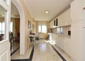 اطلالة بحر مباشرة - شقة غرفتين وصالة في مهموتلار / الانيا 