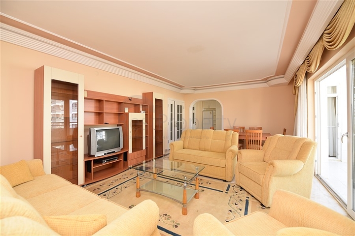 اطلالة بحر - مطبخ منفصل - شقة 2 غرفة وصالة في مهوتلار / الانيا 