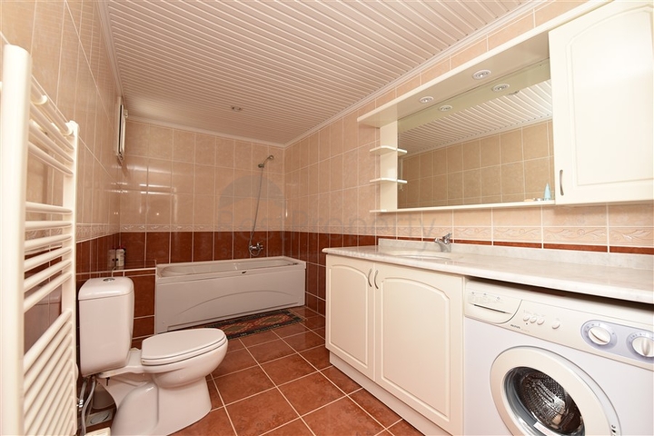 اطلالة بحر - مطبخ منفصل - شقة 2 غرفة وصالة في مهوتلار / الانيا 