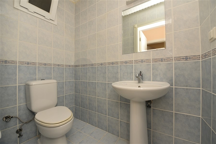 اطلالة بحر - مطبخ منفصل - شقة 2 غرفة وصالة في مهوتلار / الانيا 