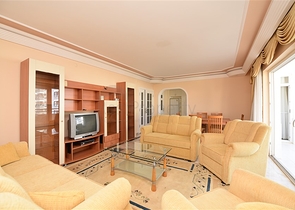 اطلالة بحر - مطبخ منفصل - شقة 2 غرفة وصالة في مهوتلار / الانيا 